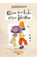 Chica reciclada y chico plástico